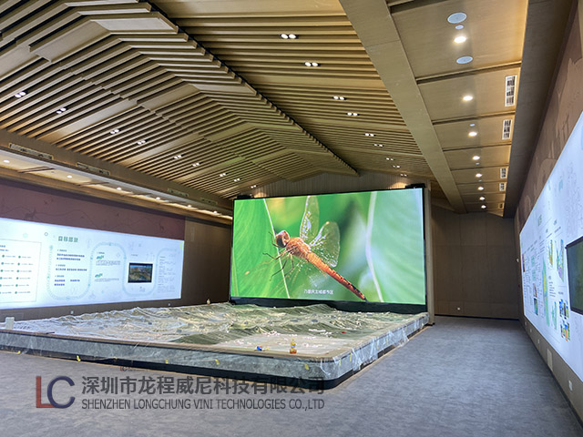 室內(nèi)全彩LED顯示屏
